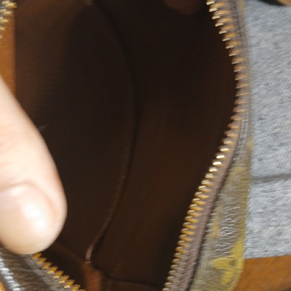 Louis Vuitton Brown Monogram Men's Bag - Picture 11 of 14